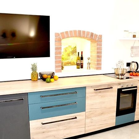 Studio Apartment Surf By The Sea Opatija Eksteriør billede