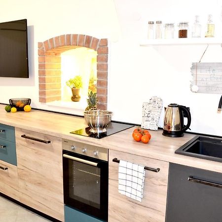 Studio Apartment Surf By The Sea Opatija Eksteriør billede
