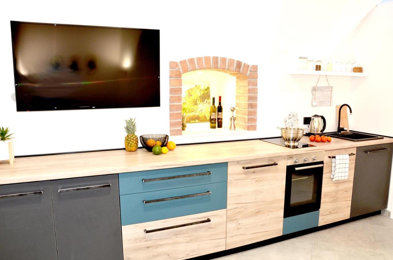 Studio Apartment Surf By The Sea Opatija Eksteriør billede