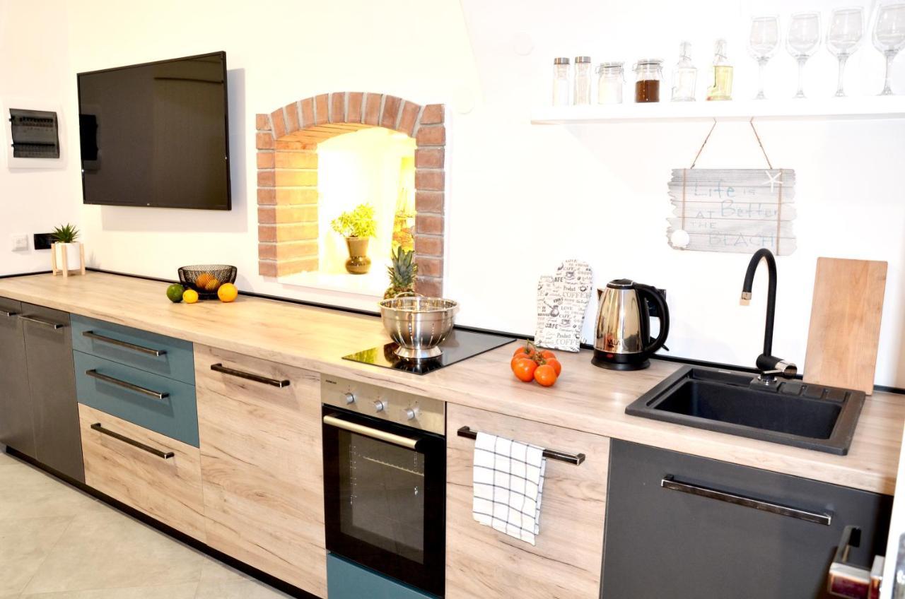 Studio Apartment Surf By The Sea Opatija Eksteriør billede